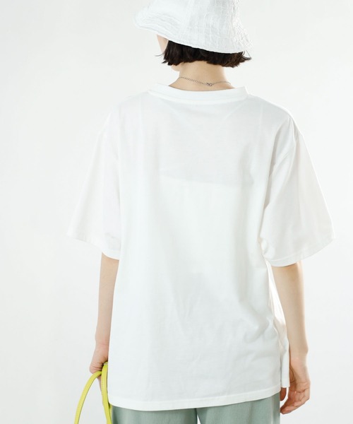 GeeRA(ジーラ)の「ラメロゴプリントTシャツ(Tシャツ/カットソー・レディース・チャコール/ホワイト・MEDIUM/LARGE/SMALL)」の4枚目の写真
