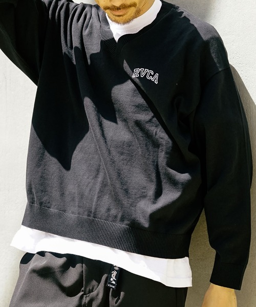 RVCA(ルーカ)の「RVCA メンズ ARCH RVCA V-KNIT セーター【2023年春夏モデル】/ルーカVネックニット(ニット/セーター・メンズ・ブラック/グレー/パープル系その他・SMALL/MEDIUM/LARGE)」の21枚目の写真