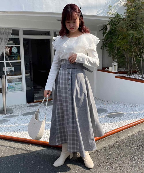 one after another NICE CLAUP（ワンアフターアナザーナイスクラップ）の「【スタッフ考案】シアーフリル襟トップス（Tシャツ/カットソー・レディース・オフホワイト/ピンク/モカ・FREE）」の5枚目の写真