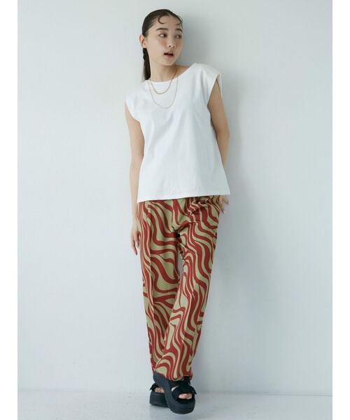 MURUA（ムルーア）の「ベーシックタンクトップ（Tシャツ/カットソー・レディース・ホワイト/ダークグレー/イエロー/ブルー・FREE）」の7枚目の写真