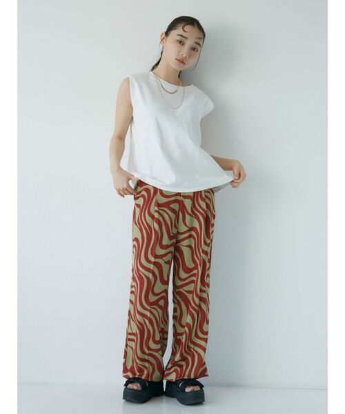 MURUA（ムルーア）の「ベーシックタンクトップ（Tシャツ/カットソー・レディース・ホワイト/ダークグレー/イエロー/ブルー・FREE）」の8枚目の写真