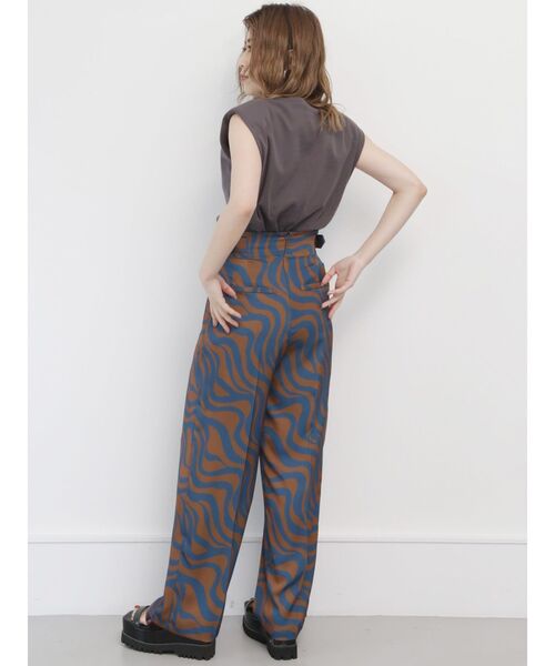 MURUA（ムルーア）の「ベーシックタンクトップ（Tシャツ/カットソー・レディース・ホワイト/ダークグレー/イエロー/ブルー・FREE）」の18枚目の写真