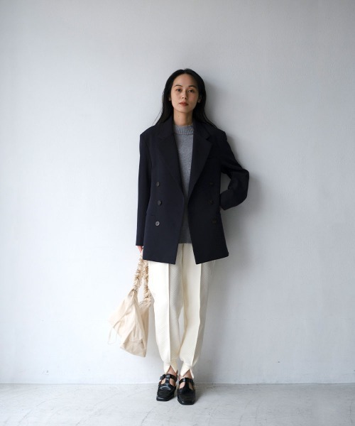 marjour(マージュール)の「GATHER STRAP CROSS BAG(ショルダーバッグ・レディース・アイボリー/ブラック・FREE)」の10枚目の写真