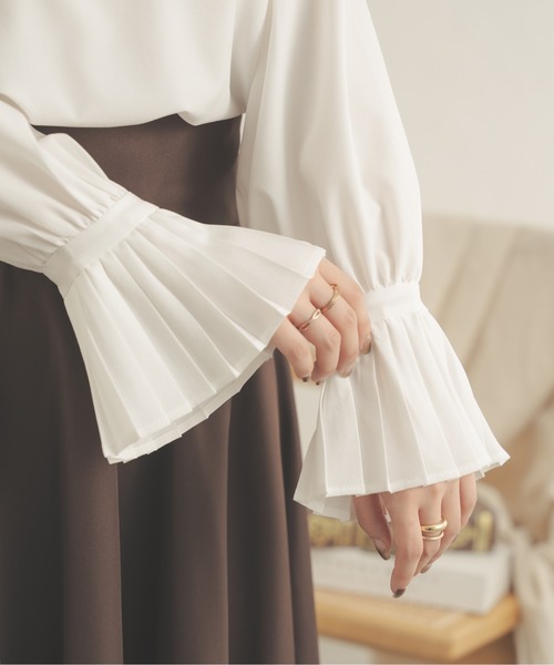 Ambre Neige(アンブルネージュ)の「2WAY袖プリーツブラウス/【WEB/EC限定商品】(シャツ/ブラウス・レディース・オフホワイト/ダークブラウン・FREE)」の7枚目の写真