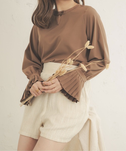 Ambre Neige(アンブルネージュ)の「2WAY袖プリーツブラウス/【WEB/EC限定商品】(シャツ/ブラウス・レディース・オフホワイト/ダークブラウン・FREE)」の10枚目の写真