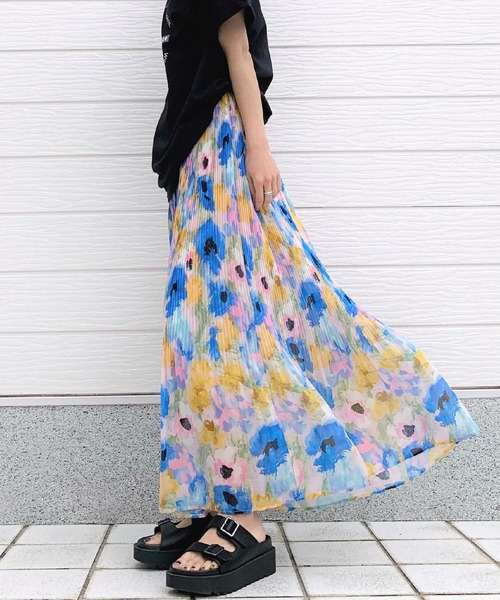 Q（キュー）の「クリアカラーフラワープリーツスカート（スカート・レディース・ブルー系/パープル系・MEDIUM）」の4枚目の写真