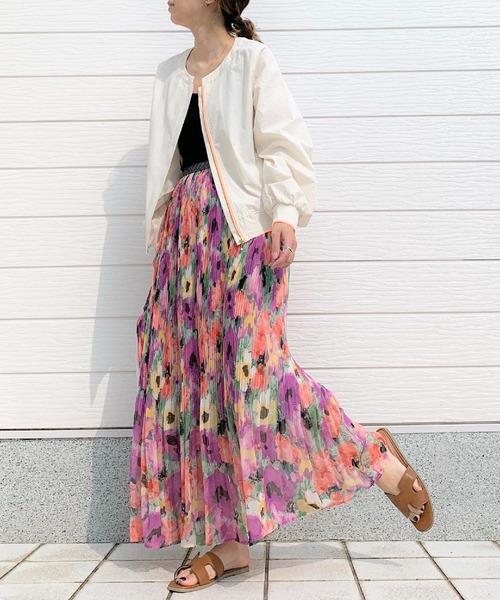 Q（キュー）の「クリアカラーフラワープリーツスカート（スカート・レディース・ブルー系/パープル系・MEDIUM）」の8枚目の写真