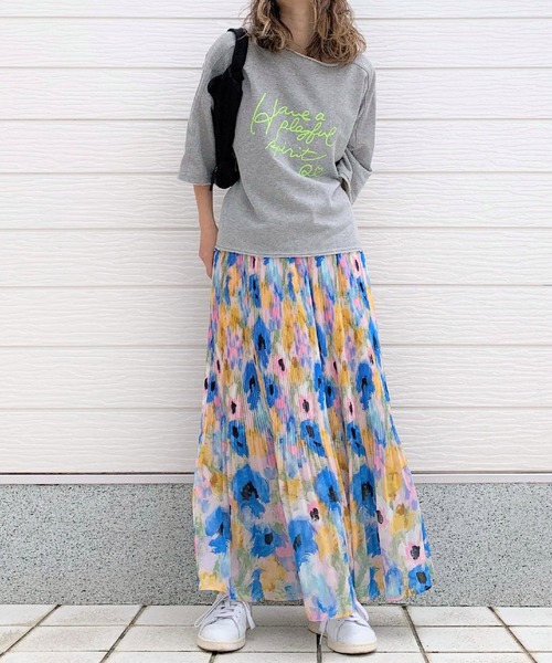 Q（キュー）の「クリアカラーフラワープリーツスカート（スカート・レディース・ブルー系/パープル系・MEDIUM）」の6枚目の写真