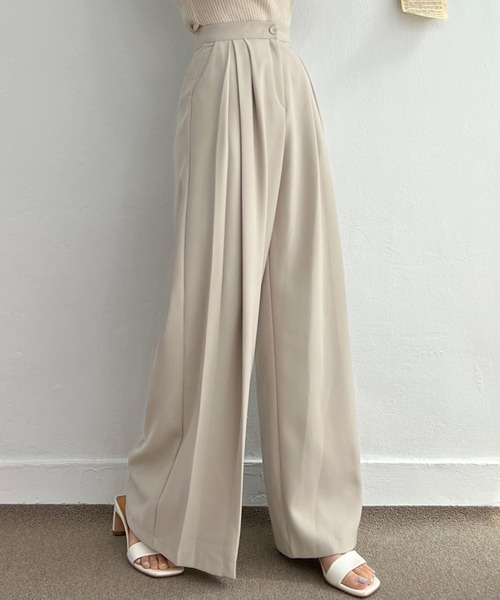 LAFFMO（ラフモ）の「タックワイドスラックスパンツ（スラックス・レディース・ホワイト/ブラック/ベージュ・MEDIUM/LARGE）」の6枚目の写真