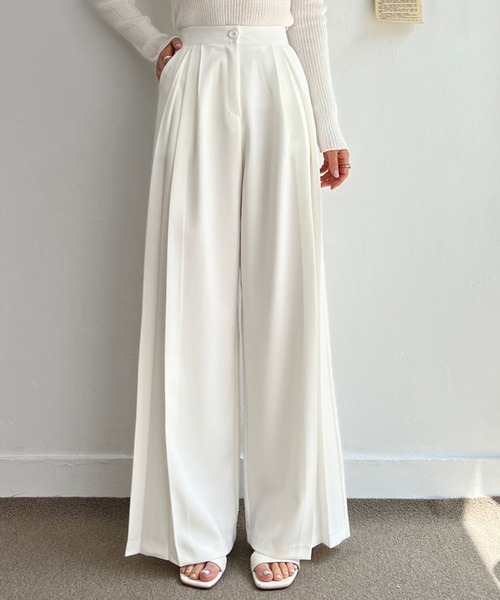 LAFFMO（ラフモ）の「タックワイドスラックスパンツ（スラックス・レディース・ホワイト/ブラック/ベージュ・MEDIUM/LARGE）」の11枚目の写真