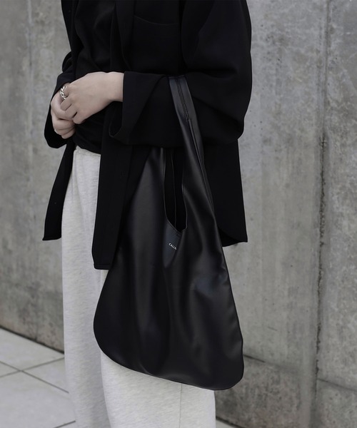 CALLNE（カルネ）の「【CALLNE】Triangle Tote Bag /トライアングルトートバッグ（トートバッグ・メンズ・ブラック・FREE）」の7枚目の写真