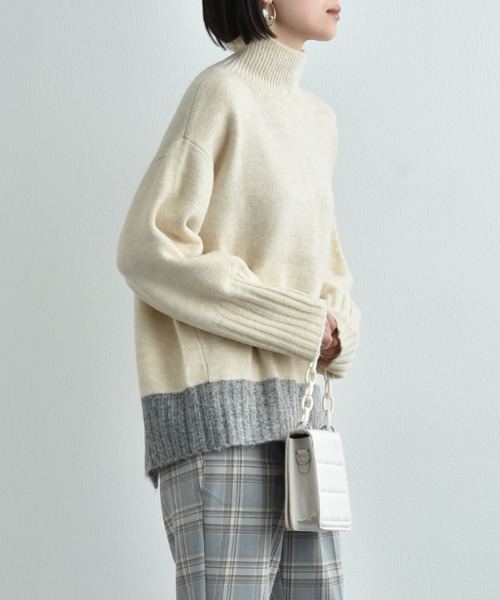 INTERPLANET（インタープラネット）の「ストレッチ配色プルオーバー（ニット/セーター・レディース・ブルー/チャコールグレー/アイボリー・FREE）」の11枚目の写真