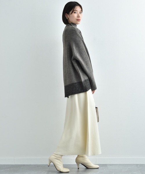 INTERPLANET（インタープラネット）の「ストレッチ配色プルオーバー（ニット/セーター・レディース・ブルー/チャコールグレー/アイボリー・FREE）」の6枚目の写真