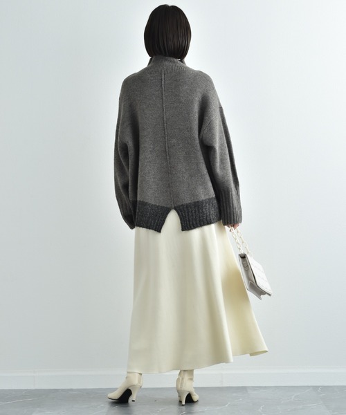 INTERPLANET（インタープラネット）の「ストレッチ配色プルオーバー（ニット/セーター・レディース・ブルー/チャコールグレー/アイボリー・FREE）」の5枚目の写真