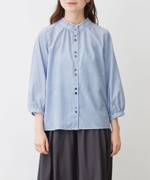 Viola e Viola(ヴィオラエヴィオラ)の「フリル衿多ボタンデザインブラウス(シャツ/ブラウス・レディース・ブラック系その他/ブルー系その他/グリーン系その他・LL/L/3L/M)」の12枚目の写真