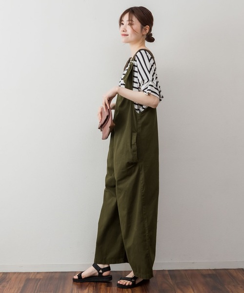 atONE(アットワン)の「atONE アシメサスペンダーサロペットパンツ(サロペット/オーバーオール・レディース・ブラック/ベージュ/カーキ・M-L/4L~5L/LL~3L)」の4枚目の写真