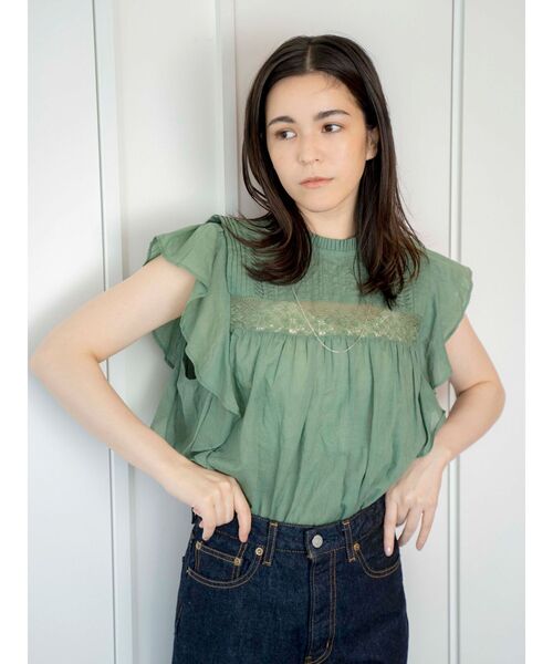 Ungrid（アングリッド）の「コットンノースリフリルブラウス（シャツ/ブラウス・レディース・ブラック/オフホワイト/グリーン・FREE）」の3枚目の写真