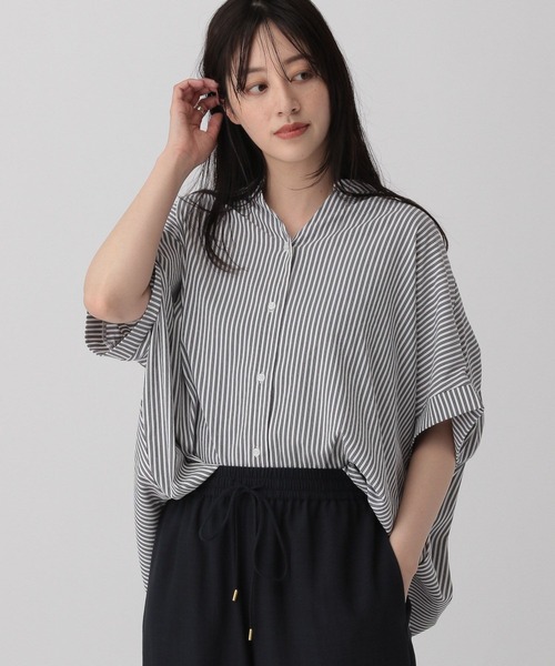 saloon(サルーン)の「SALOON(サルーン)/ノーカラーギャザー5分袖ブラウス【洗濯機洗い可】(シャツ/ブラウス・レディース・グレー系/グリーン系/ネイビー/オフホワイト・FREE)」の13枚目の写真