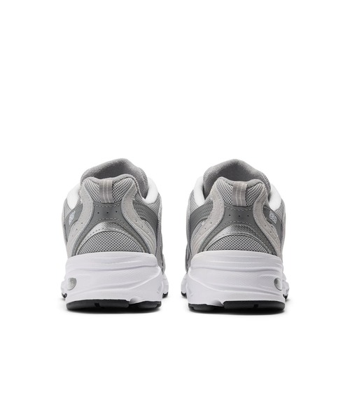 NEW BALANCE（ニューバランス）の「MR530CK　GRAY（スニーカー・メンズ・グレー・23.5cm/27.5cm/23.0cm/27.0cm/24.0cm/28.0cm/26.0cm/24.5cm/28.5cm/22.5cm/26.5cm/25.0cm/29.0cm/25.5cm/22.0cm）」の2枚目の写真