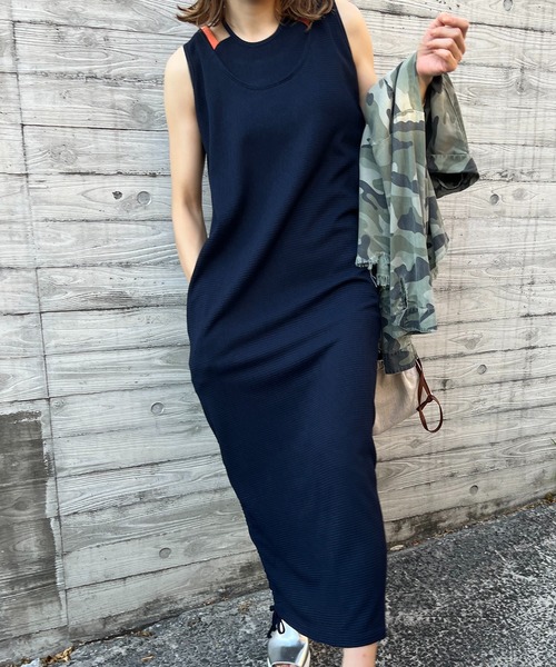 mi via loca（ミヴィアロカ）の「チェック柄シャーリング レイヤードネック ノースリワンピース（ワンピース・レディース・ライム/ブルー/ネイビー/ピンク・FREE）」の3枚目の写真