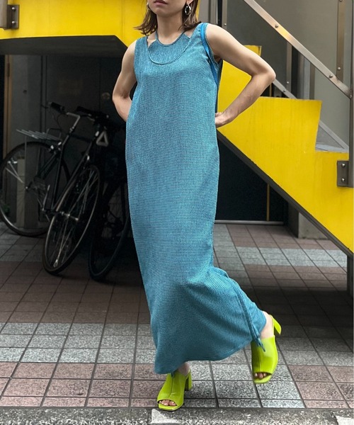 mi via loca（ミヴィアロカ）の「チェック柄シャーリング レイヤードネック ノースリワンピース（ワンピース・レディース・ライム/ブルー/ネイビー/ピンク・FREE）」の22枚目の写真