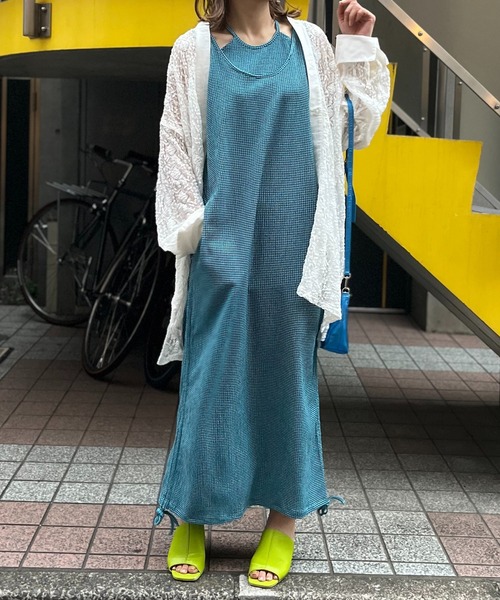 mi via loca（ミヴィアロカ）の「チェック柄シャーリング レイヤードネック ノースリワンピース（ワンピース・レディース・ライム/ブルー/ネイビー/ピンク・FREE）」の9枚目の写真