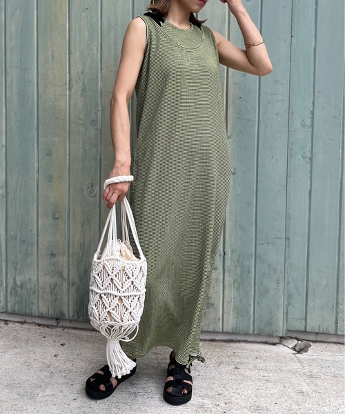 mi via loca（ミヴィアロカ）の「チェック柄シャーリング レイヤードネック ノースリワンピース（ワンピース・レディース・ライム/ブルー/ネイビー/ピンク・FREE）」の11枚目の写真