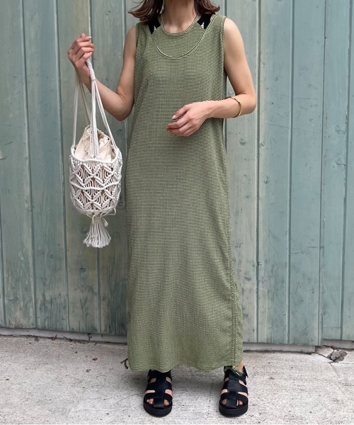 カットアウト★シェル★シャーリング★ワンピース★MAJE セール】チェック柄シャーリング レイヤードネック ノースリ