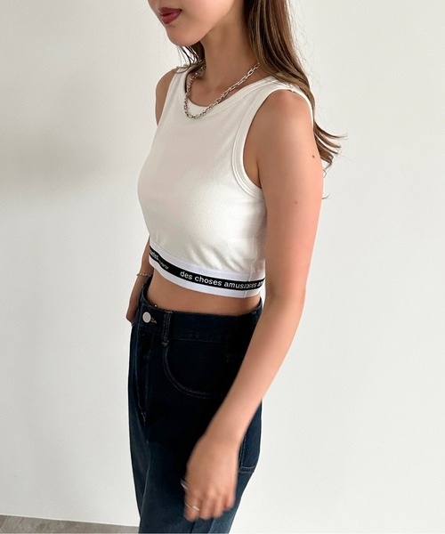 apres jour mignon（アプレジュールミニョン）の「カップ付きロゴクロップドタンクトップ【ZOZOTOWN限定アイテム】（タンクトップ・レディース・オフホワイト/ブラック・フリー/X-LARGE）」の4枚目の写真