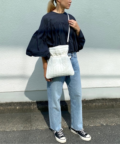 SOLPRESA(ソルプレーサ)の「【洗濯機洗い可能】巾着ショルダーポーチ(マザーズバッグ・レディース・ネイビー/グレイッシュベージュ/カーキ/チャコールグレー/ホワイト/ブラック/ピンク・ONE SIZE)」の9枚目の写真