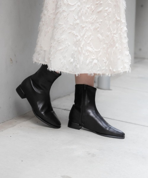 SENSE OF PLACE by URBAN RESEARCH(センスオブプレイスバイアーバンリサーチ)の「『4サイズ展開』『晴雨兼用』スクエアトウセンターシームストレッチローブーツ(ブーツ・レディース・アイボリー/ブラウン/ブラック・X-LARGE/MEDIUM/LARGE/SMALL)」の6枚目の写真