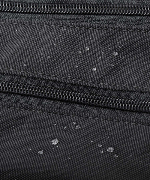 YAKPAK（ヤックパック）の「撥水 ポリエステル ワンショルダー ビッグ ボディバッグ（ボディバッグ/ウエストポーチ・メンズ・ブラック・FREE）」の16枚目の写真