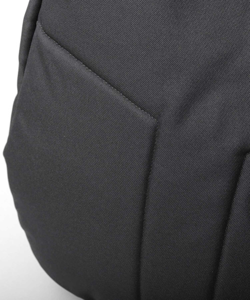 YAKPAK（ヤックパック）の「撥水 ポリエステル ワンショルダー ビッグ ボディバッグ（ボディバッグ/ウエストポーチ・メンズ・ブラック・FREE）」の20枚目の写真