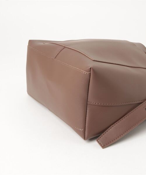 TONE SELECT GOODS（トーンセレクトグッズ）の「urbanfemine./PUショルダーバッグ U7127（ショルダーバッグ・レディース・ダークブラウン/ブラウン/ベージュ/ブラック・FREE）」の15枚目の写真