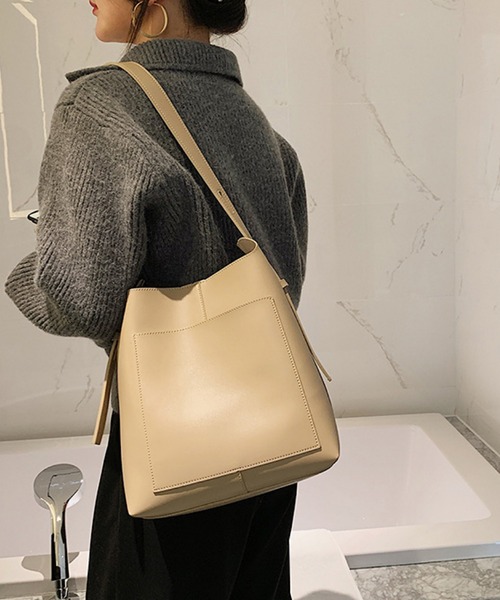 TONE SELECT GOODS（トーンセレクトグッズ）の「urbanfemine./PUショルダーバッグ U7127（ショルダーバッグ・レディース・ダークブラウン/ブラウン/ベージュ/ブラック・FREE）」の4枚目の写真