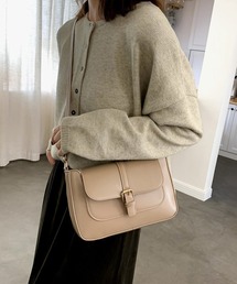 ショルダーバッグ　ベルテッドデザイン