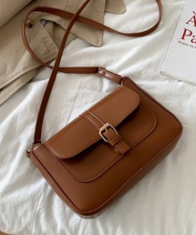 ショルダーバッグ　ベルテッドデザイン