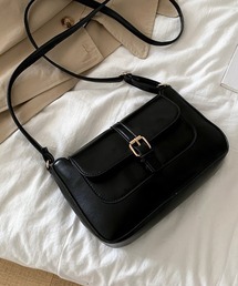ショルダーバッグ　ベルテッドデザイン