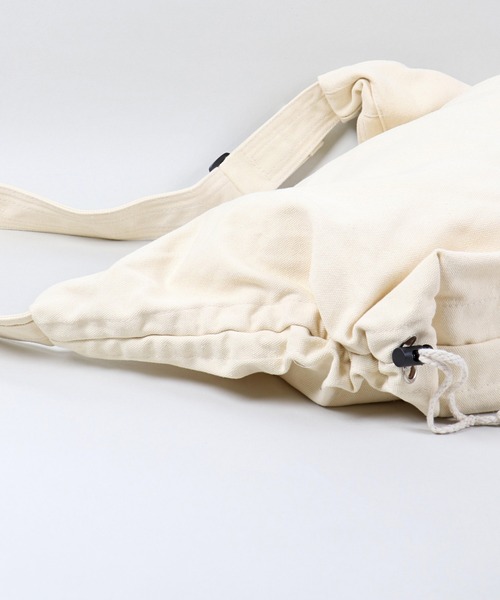 SPINNS（スピンズ）の「コットンコードショルダーバッグ（ショルダーバッグ・メンズ・ブラウン/オフホワイト/ブラック・ONESIZE）」の15枚目の写真