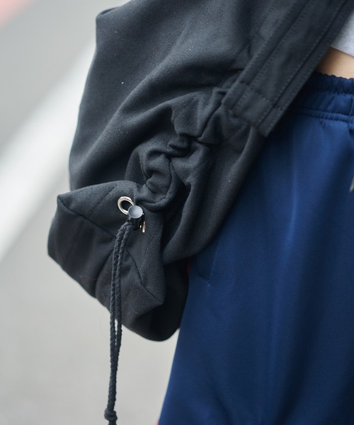 SPINNS（スピンズ）の「コットンコードショルダーバッグ（ショルダーバッグ・メンズ・ブラウン/オフホワイト/ブラック・ONESIZE）」の6枚目の写真