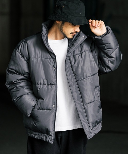 Ressaca（レサーカ）の「スタンドカラーファイバーダウンブルゾン ボリューム中綿ジャケット オーバーサイズ（ダウンジャケット/コート・メンズ・グレー/チャコールグレー/ブラック/ネイビー/ブルー/オフホワイト/ベージュ・L/M/XL）」の3枚目の写真