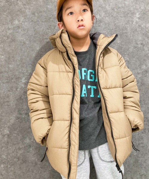 THE CASUAL（カジュアル）の「フーデッド　フェイクダウン　マウンテンジャケット（ダウンジャケット/コート・キッズ・チャコール/カーキ/ベージュ/ブラック・140cm/150cm/160cm/130cm/120cm/110cm）」の3枚目の写真
