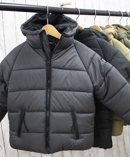 THE CASUAL（カジュアル）の「フーデッド　フェイクダウン　マウンテンジャケット（ダウンジャケット/コート・キッズ・チャコール/カーキ/ベージュ/ブラック・140cm/150cm/160cm/130cm/120cm/110cm）」の15枚目の写真
