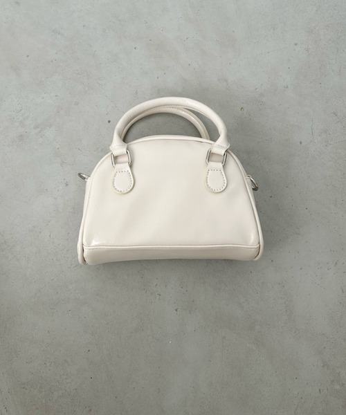 CLEA（クレア）の「エナメル外ポケット付きミニボストンバッグ（ボストンバッグ・レディース・アイボリー/シルバー/ベージュ/ブラック・FREE）」の11枚目の写真