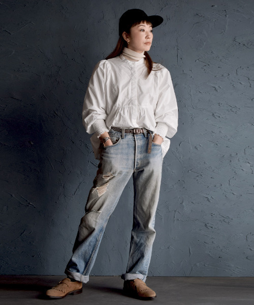 apartment department（アパートメントデパートメント）の「ブザム切り替え ボリュームスリーブブラウス（シャツ/ブラウス・レディース・オフホワイト/ブルー・M）」の6枚目の写真