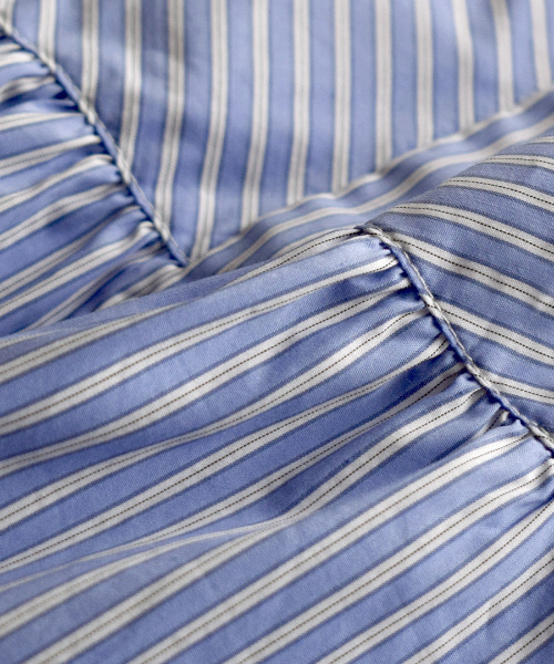 apartment department（アパートメントデパートメント）の「ブザム切り替え ボリュームスリーブブラウス（シャツ/ブラウス・レディース・オフホワイト/ブルー・M）」の12枚目の写真