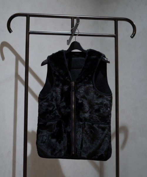 Barbour（バブアー）の「BARBOUR/バブアー/FUR LINER SL/ファーライナー スリムフィットベスト/MLI0035（ベスト・レディース・ブラウン系その他4/ブラック・36/38/40）」の2枚目の写真