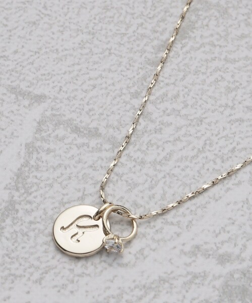 SHOO・LA・RUE（シューラルー）の「◆【イニシャル】スライダーコインネックレス（ネックレス・レディース・ゴールド系5/ゴールド系4/ゴールド系2/ゴールド系/ゴールド系3/ゴールド系1・00）」の3枚目の写真