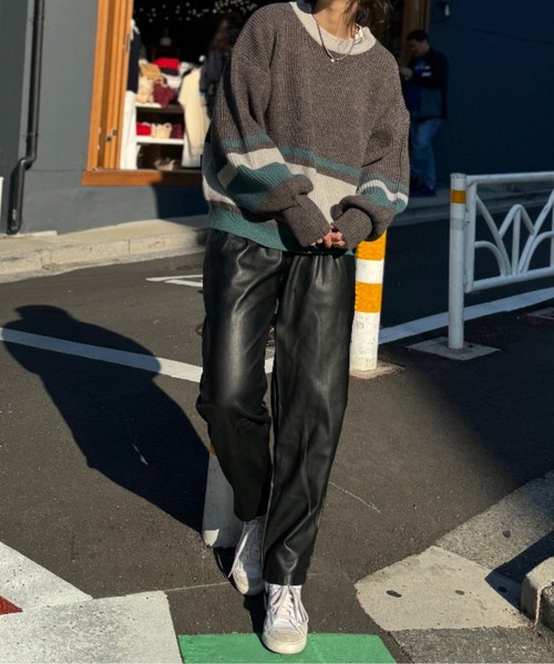 mi via loca（ミヴィアロカ）の「ボリュームスリーブ バイカラー畦ニットプルオーバー（ニット/セーター・レディース・オフホワイト/チャコールグレー/グリーン・FREE）」の10枚目の写真