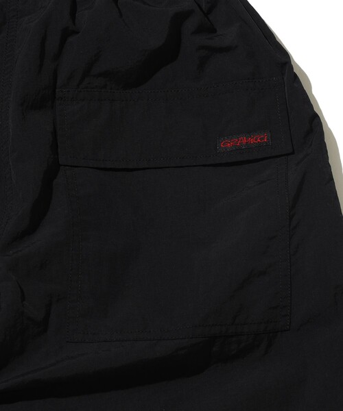 Gramicci（グラミチ）の「GRAMICCI × BEAMS / 別注 ナイロン オーバーパンツ（その他パンツ・メンズ・ブラック/オリーブ・SMALL/MEDIUM/LARGE/X-LARGE）」の14枚目の写真